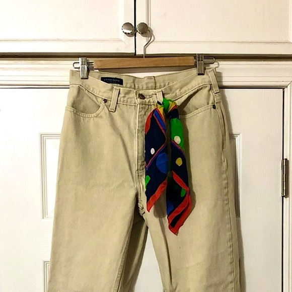 💚HOST PICK💚 Fun and ✨FABULOUS✨ Vintage Scarf - Picture 2 of 2